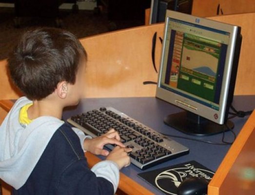 Copiii, asaltaţi pe Internet de obsedaţii sexual